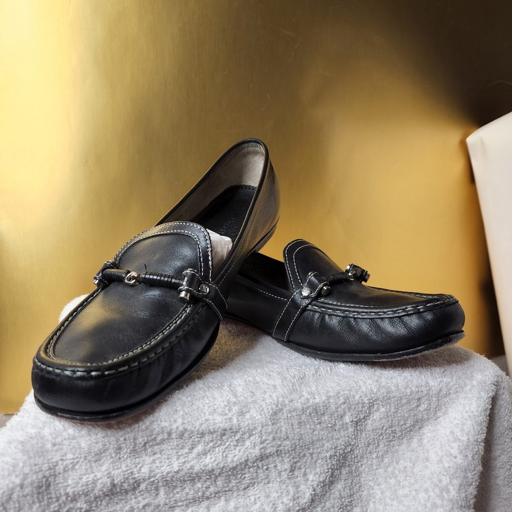 ColeHaan Tayte Moccasin black for Women size 10B.